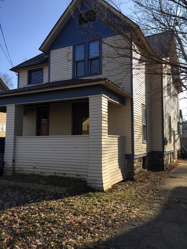 Foto principal - 733 Axtell St