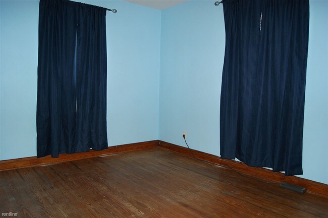 Foto del edificio - 3 br, 1 bath House - 201 Sycamore Rd