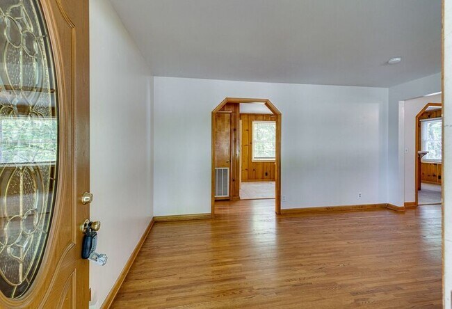 Building Photo - 328 Jacksonian Dr