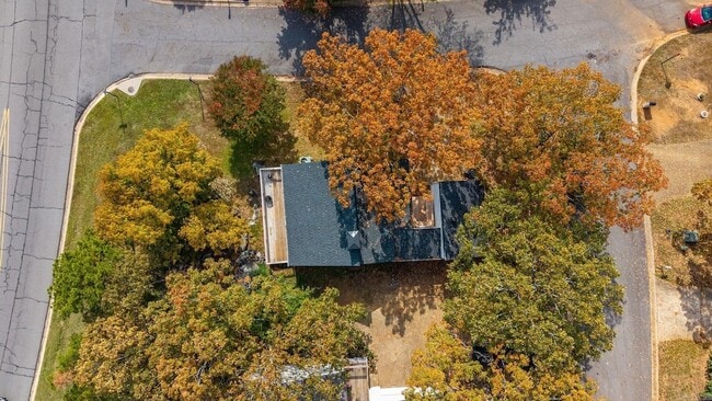 Foto del edificio - 102 Windwood Ln