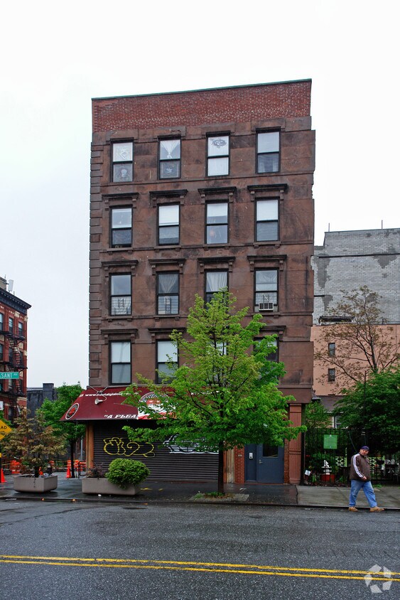 Foto del edificio - 328 Pleasant Ave