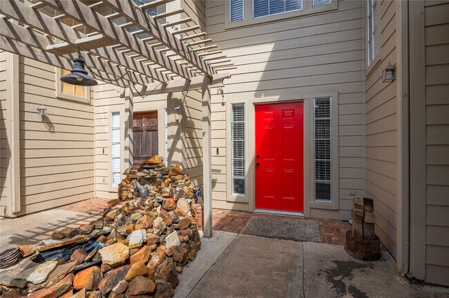 Foto del edificio - 2060 Glencove Dr