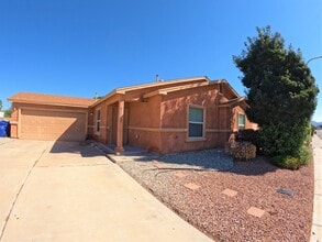 Building Photo - 4113 Cll De Luna