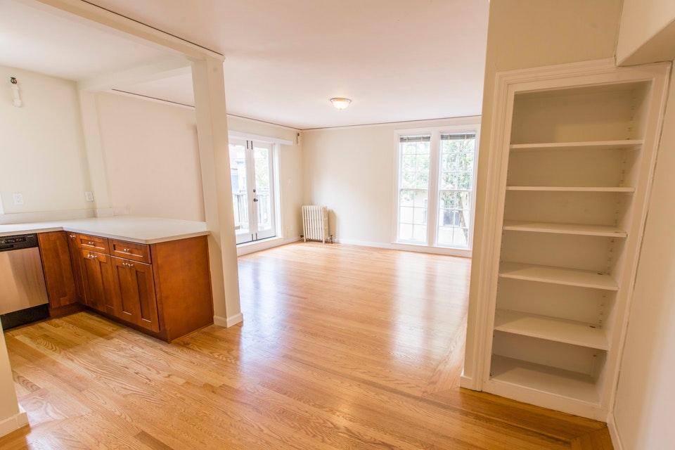 Primary Photo - 130 Frederick St