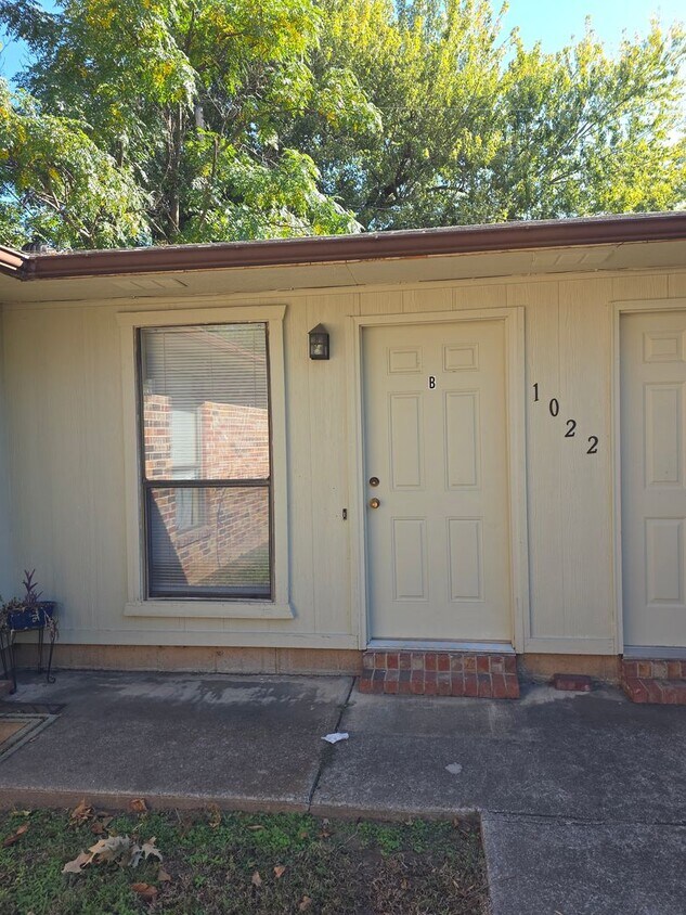 Foto principal - 1022 N Parker Rd