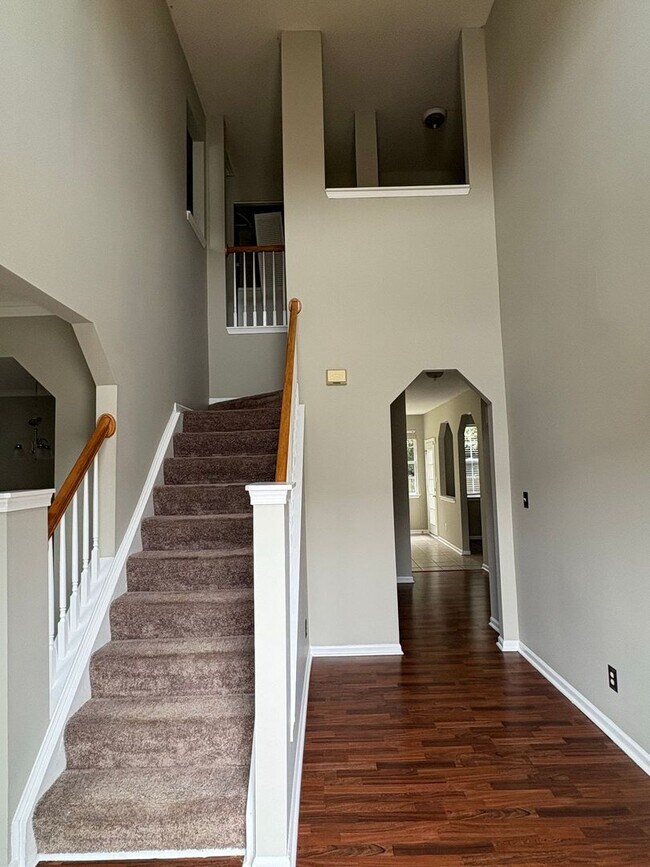 Foto del edificio - 223 Woodburne Ln