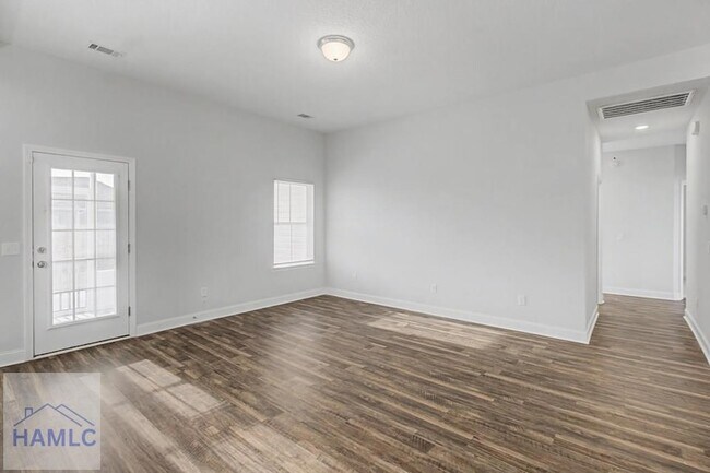 Foto del edificio - 20 Fuller Wy NE