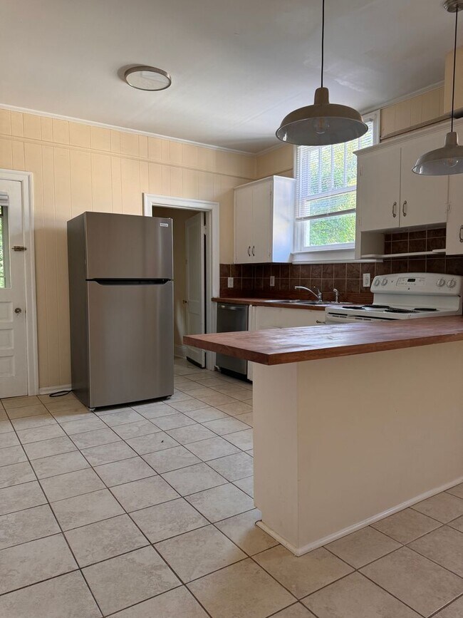 Photo - 3 Bedroom || 1.5 Bathroom Home