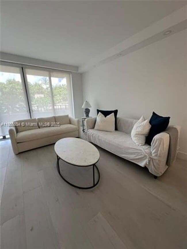 Building Photo - 251 Crandon Blvd