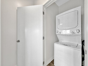 Building Photo - Stratford Pointe