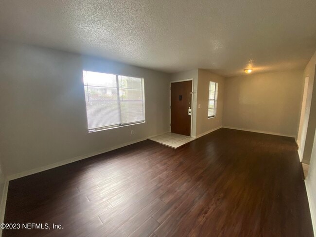 Building Photo - 469 Crabapple Ct