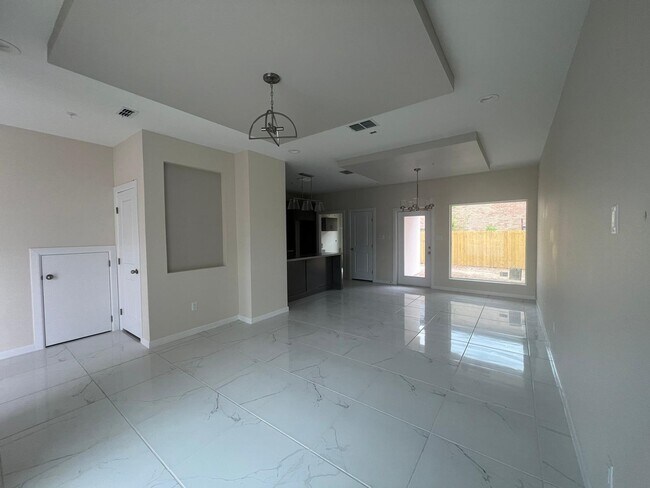 Building Photo - 504 Gale Ct