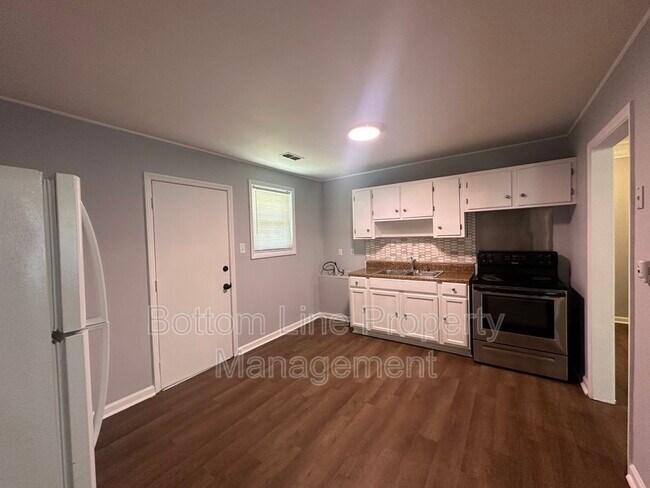 Foto del edificio - 1261 Thelbert Dr