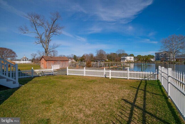 Building Photo - 5945 Rockhold Creek Rd