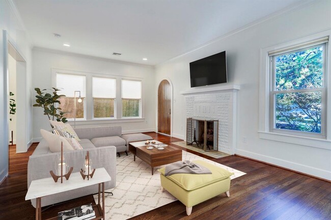 Building Photo - 2114 Westgate Dr