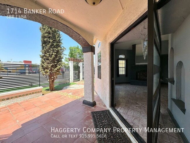 Foto del edificio - 1714 Banker Rd