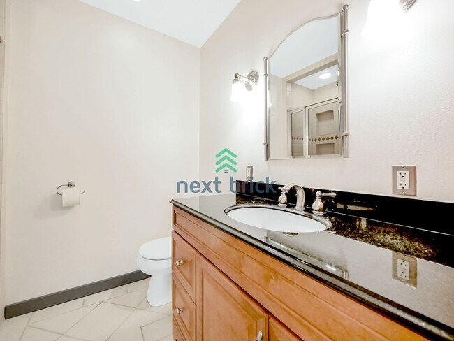 Foto del edificio - 3 BED & 2 BATH SINGLE FAMILY HOUSE FOR RENT