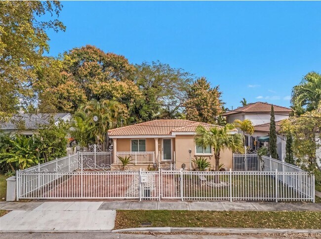 Foto del edificio - 2121 SW 30th Ct