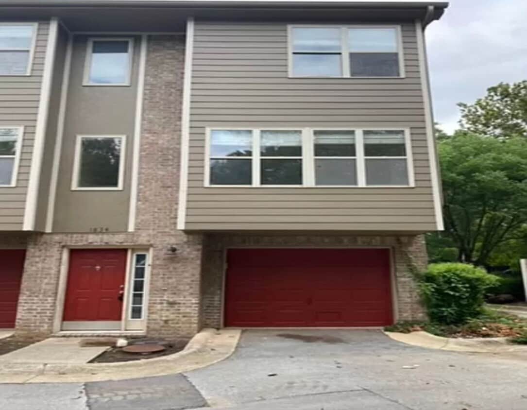 Primary Photo - 3BD / 2.5BA Completely Remodeled Townhome W/ Garage, Minutes From UofA Campus