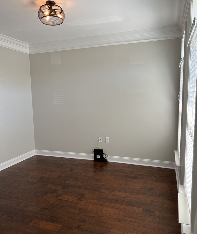 Building Photo - Market Common - The Sail House