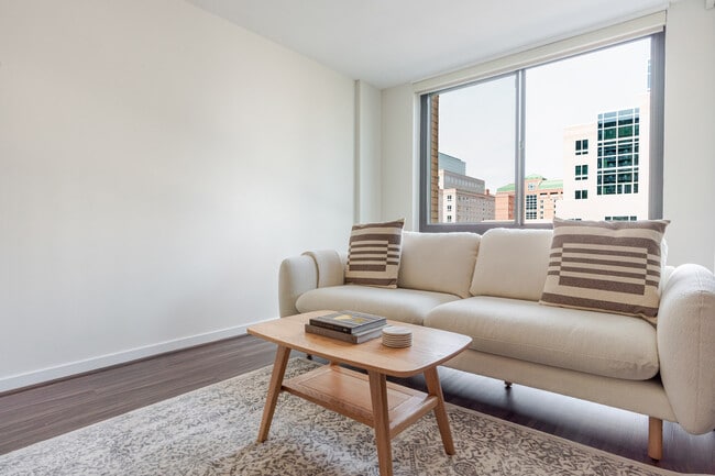 Foto del edificio - 3444 Fairfax Dr