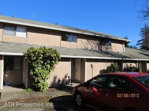 Primary Photo - 3864 NW Chemult Pl