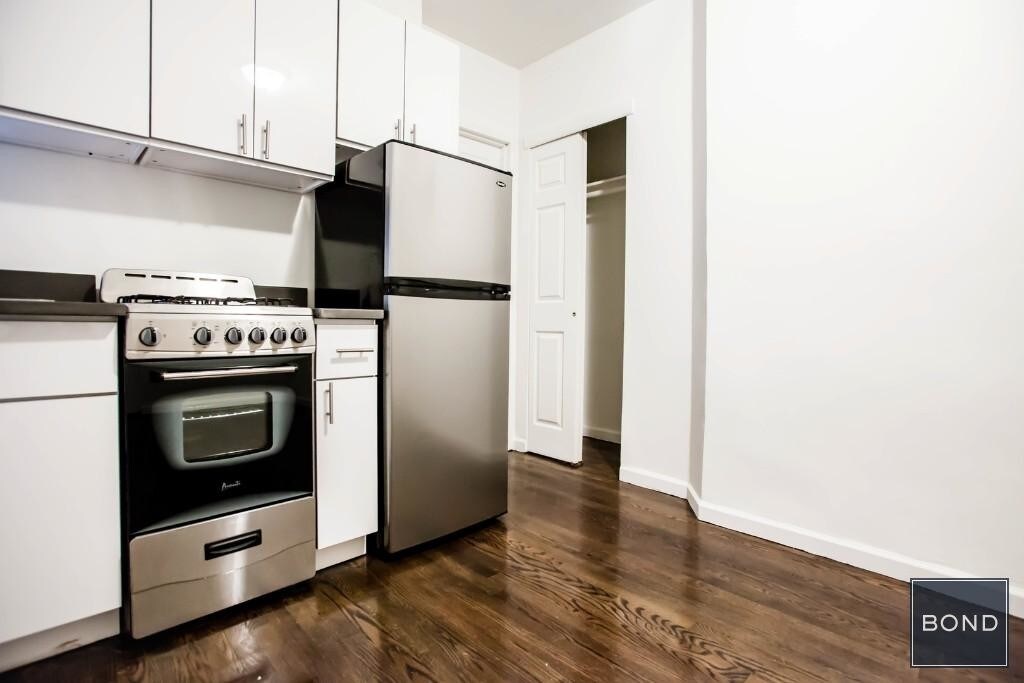 Foto principal - 304 E 62nd St