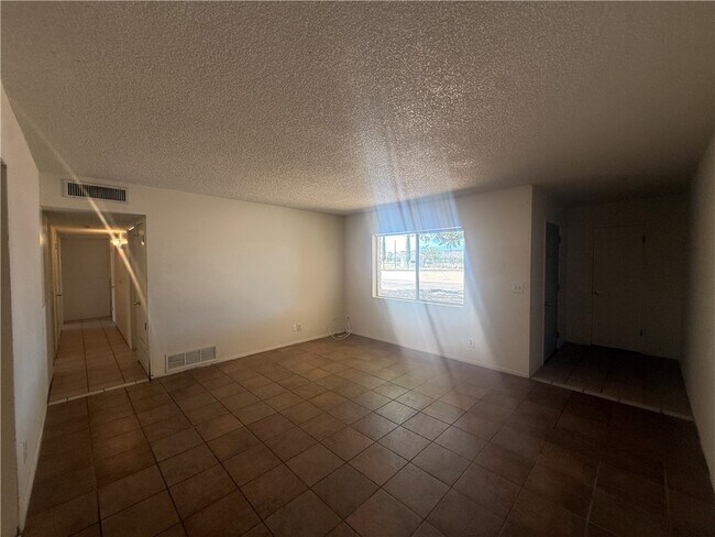 Foto del edificio - 2518 Last Ave