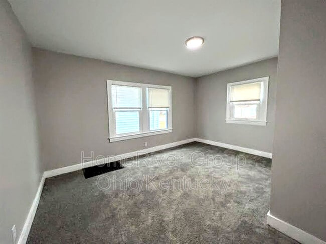Foto del edificio - 129 N 38th St