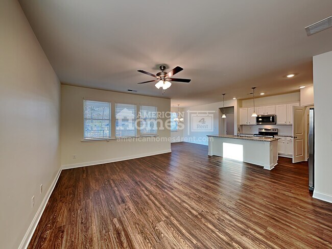 Building Photo - 537 Slew Drive
