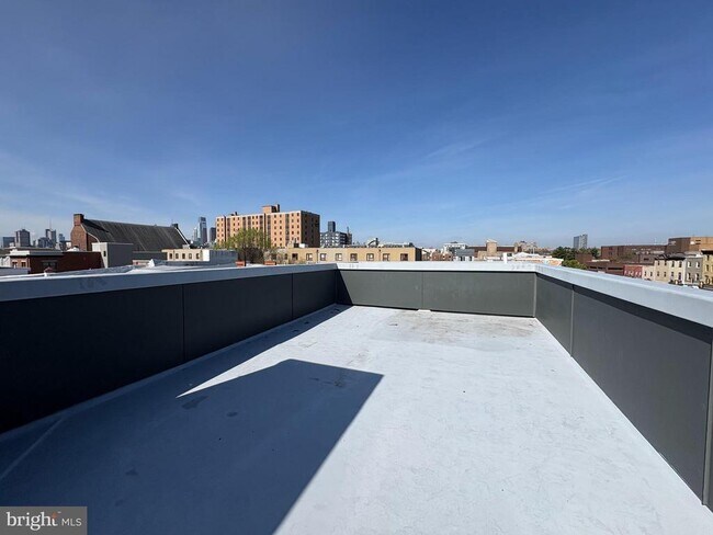 Foto del edificio - 1005 N Marshall St