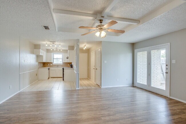 Foto del edificio - Fully updated 2/1.5/1 in Frenship!