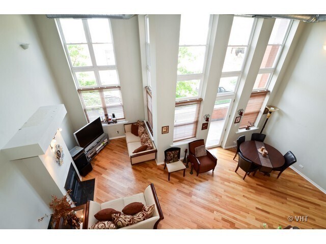 Foto del edificio - 3550 W Montrose Ave