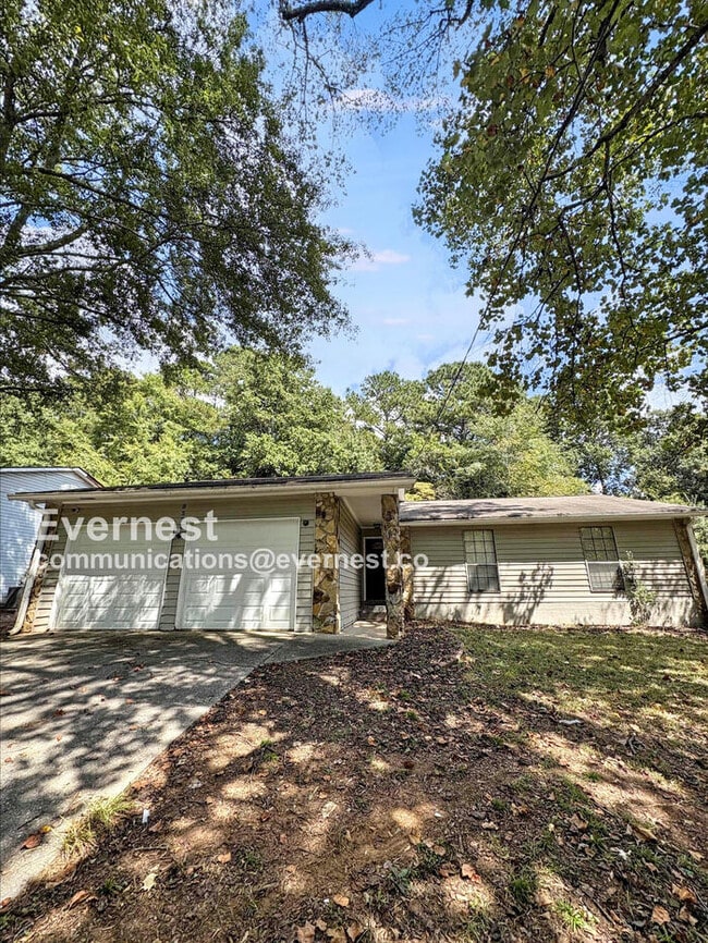 Building Photo - 8572 Glenwoods Dr