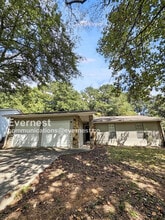 Building Photo - 8572 Glenwoods Dr