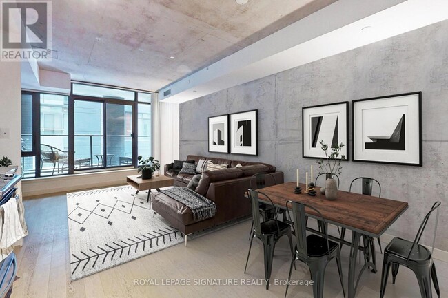 Building Photo - 111 Bathurst St