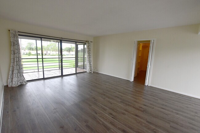 Building Photo - 4132 Quail Ridge Dr N