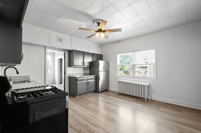 Foto del edificio - SECURE your spot TODAY and ENJOY $100 OFF ...