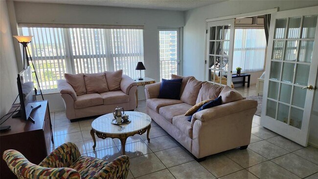 Foto del edificio - 405 N Ocean Blvd
