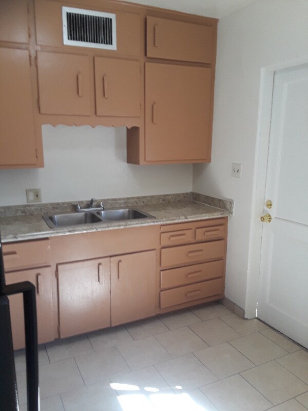 Building Photo - 3848 N 15th Ave
