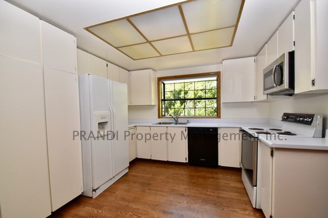 Building Photo - 56 Plata Ct