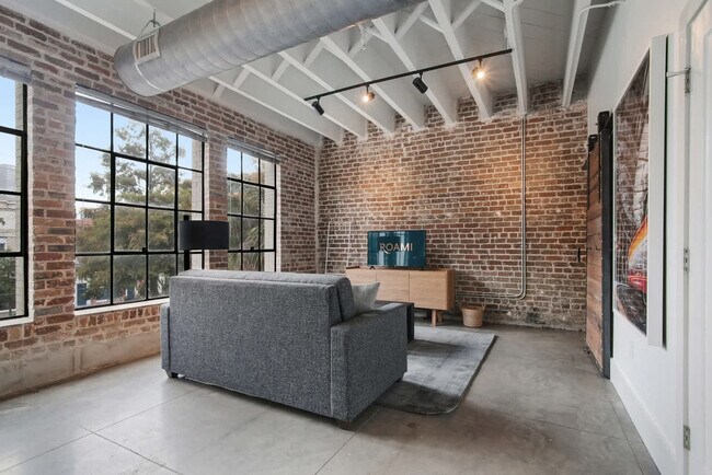 Foto del edificio - 822 Howard Ave