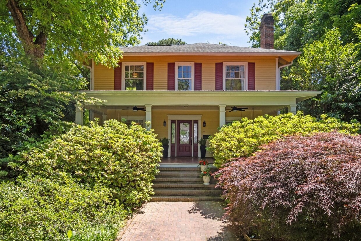 Primary Photo - Stunning Historic 4-bedroom home in W Trin...