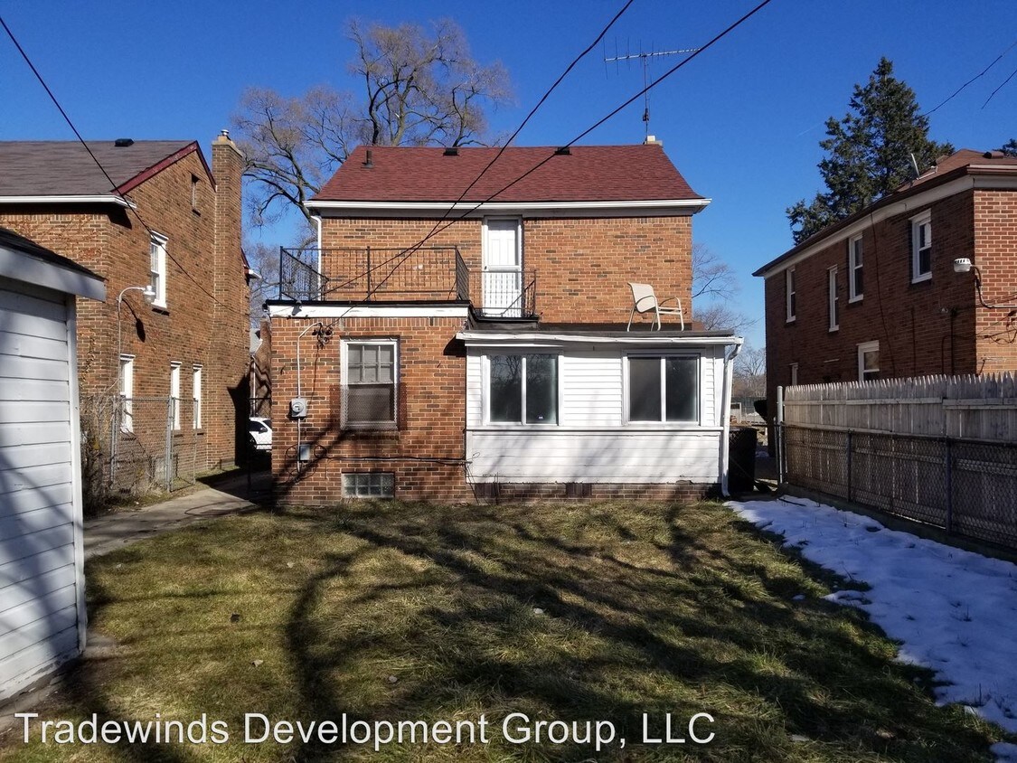 Building Photo - 3 br, 1.5 bath House - 16851 Snowden
