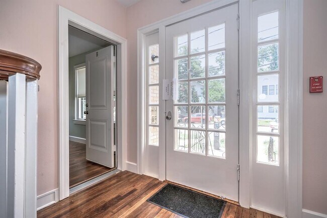 Building Photo - 1105 Nueces St