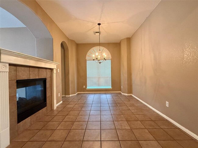 Foto del edificio - 9706 Ashwood Valley Dr