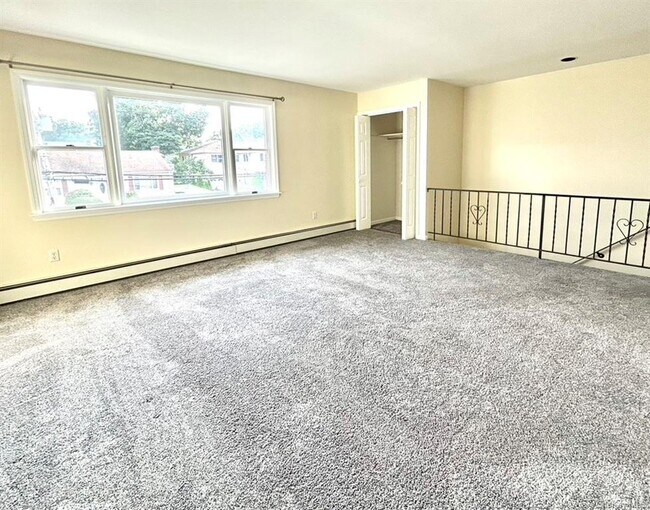 Building Photo - 254 Mile Square Rd