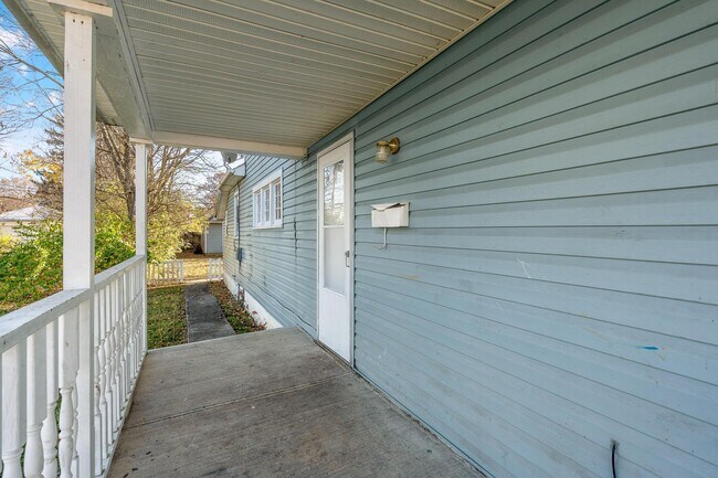 Foto del edificio - 36-36 E Mumma Ave