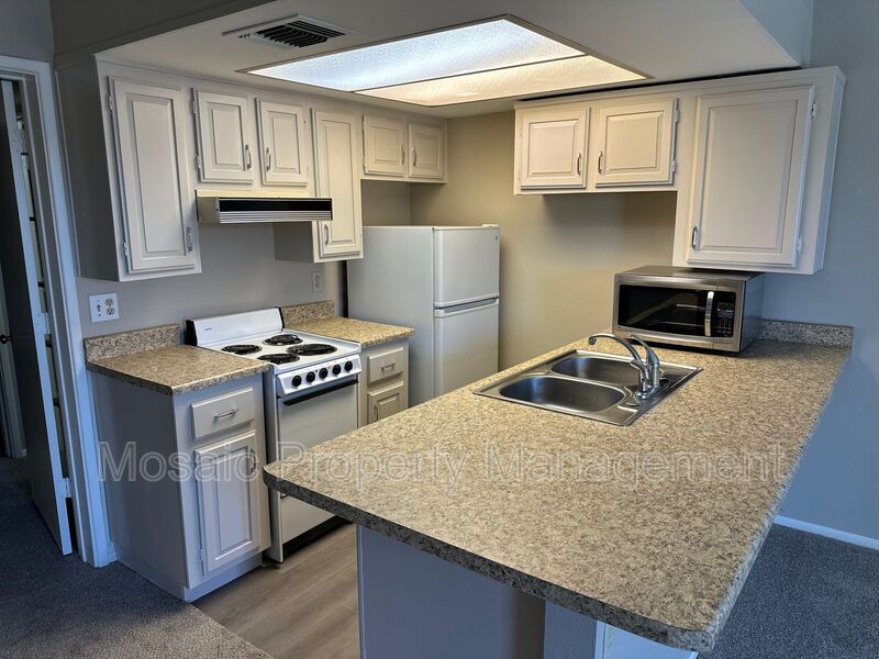 Photo - 461 W. Holmes Ave.