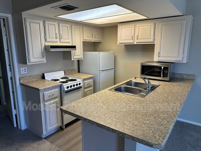 Photo - 461 W Holmes Ave Apartment